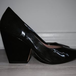 Pour La Victoire "Aleesha" Wedge Heel, Size 7